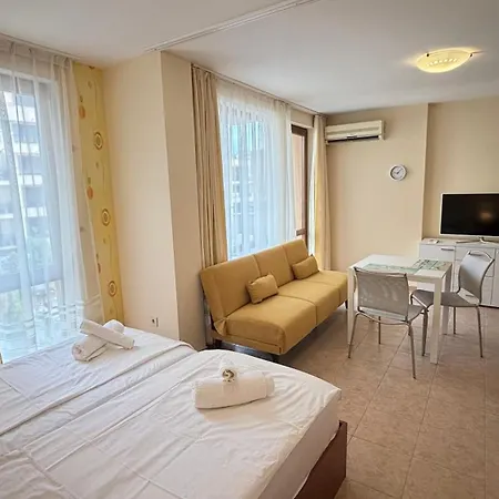 Apartment With Pool View Sunny Beach